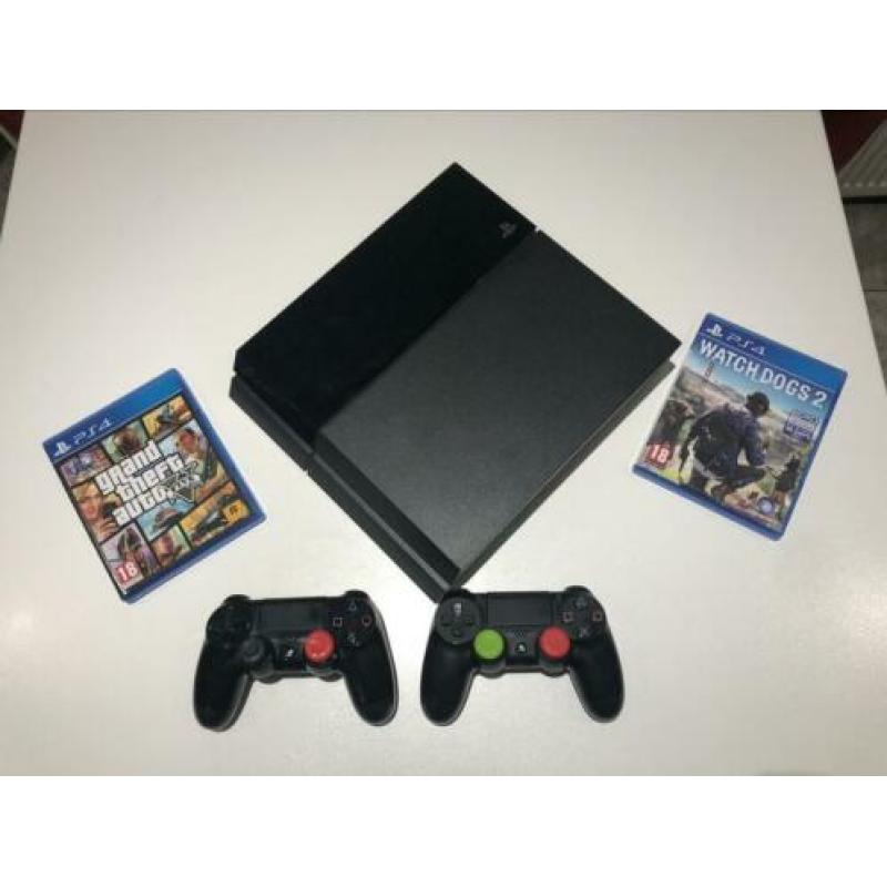Sony PS4 perfecte staat 2 controllers en twee spellen