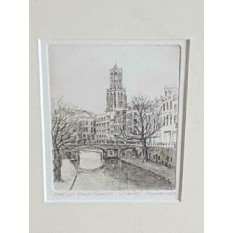 Ets van A. Wieringa Utrecht oude gracht met Dom genummerd