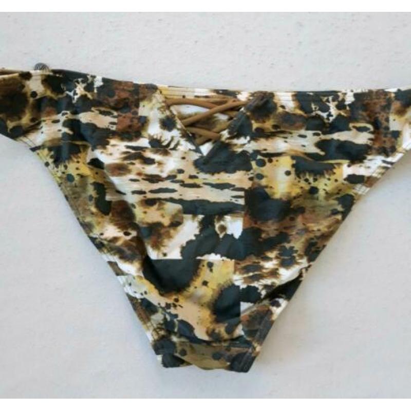 BEACHLIFE bikini in groen tinten, maat 42