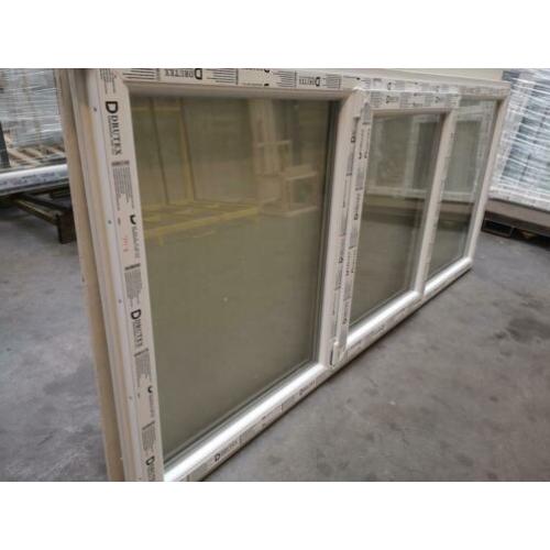 Kunststof V-DK-V kozijn met intrekprofiel 250x110 RAL 9016