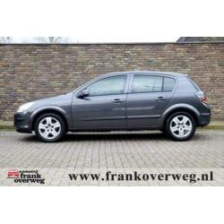 Opel ASTRA 1.6 TEMPTATION Navi Trekhaak Cruise