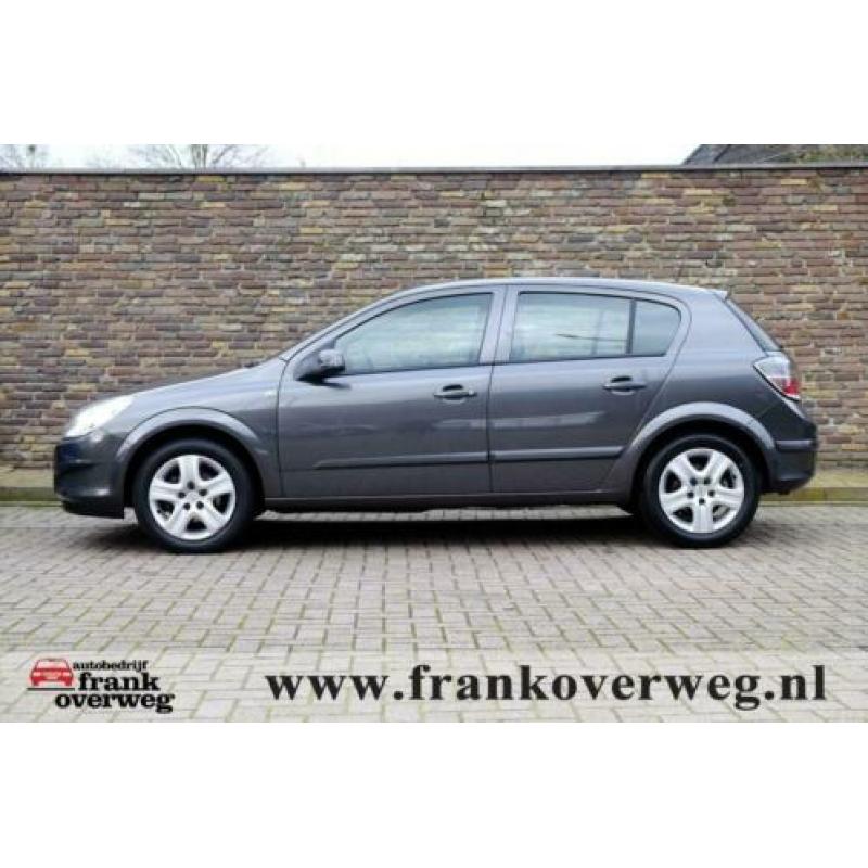 Opel ASTRA 1.6 TEMPTATION Navi Trekhaak Cruise