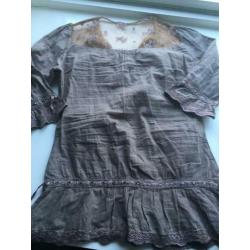 1Mango bruine blouse met kant mt s & 1 beige als nieuw??
