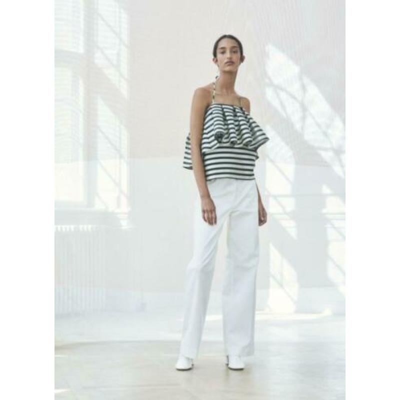 Baum und Pferdgarten white denim trouser model Nicia