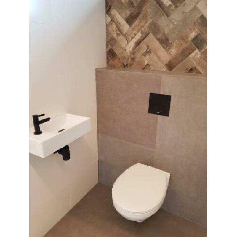 Compleet toilet incl. tegels, fontein en toilet voor € 599