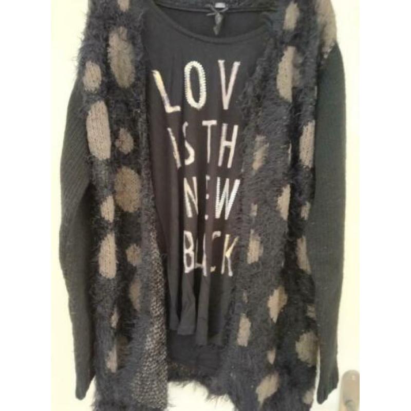 Vest met bijpassend shirt.