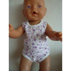 Ondergoed voor de baby pop van 43 cm.Poppenkleertjes