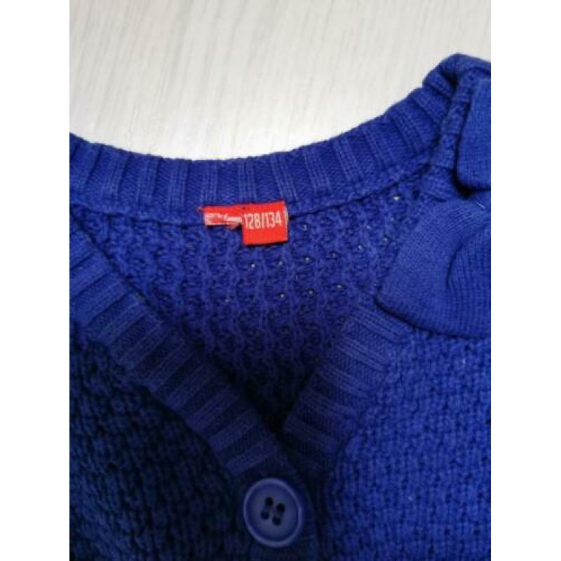Vest blauw met strikje Mt 128