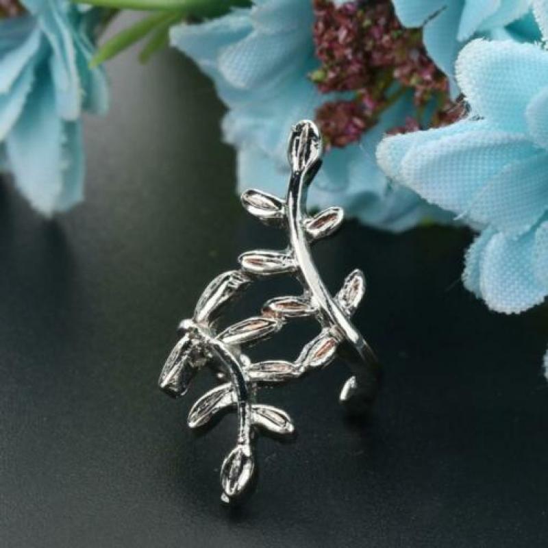 Nieuw! Earcuff oorklemmetje zilver dubbele blaadjes * klem