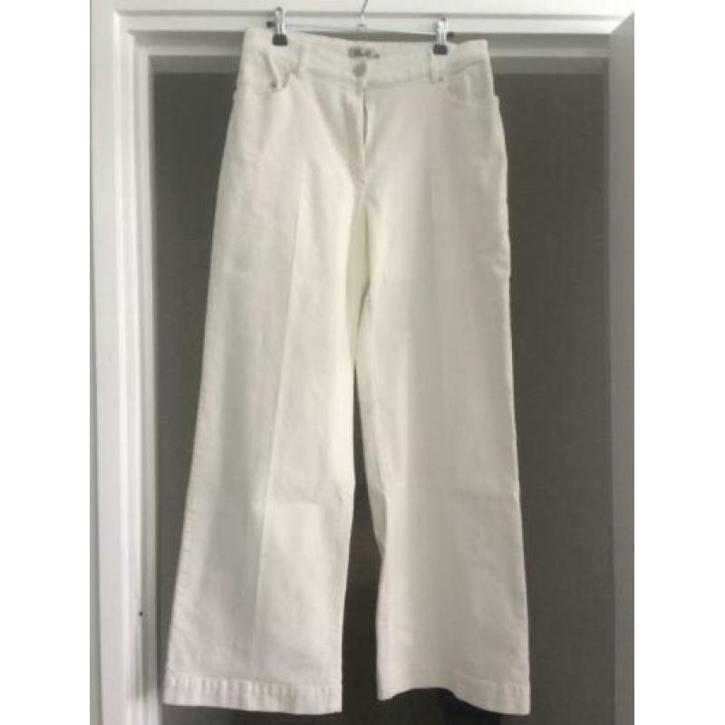 Baum und Pferdgarten white denim trouser model Nicia