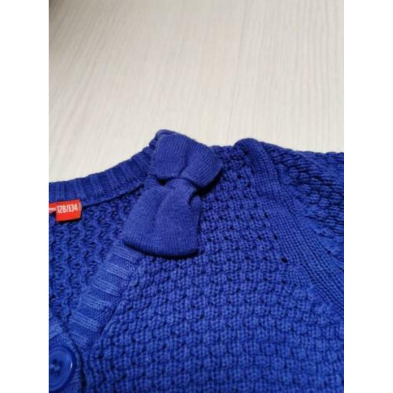 Vest blauw met strikje Mt 128