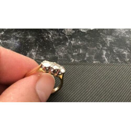 Gouden ring 18 krt met briljanten 0,75 crt