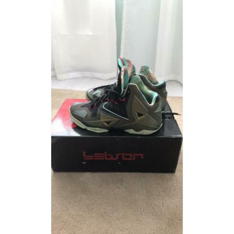Lebron XI Kings Pride EUR44/US10