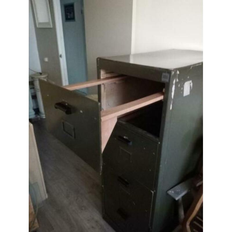 vintage houten archiefkast