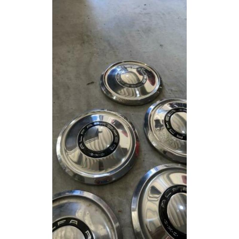 Alfa Romeo duetto spider GTV wieldoppen 6 stuks