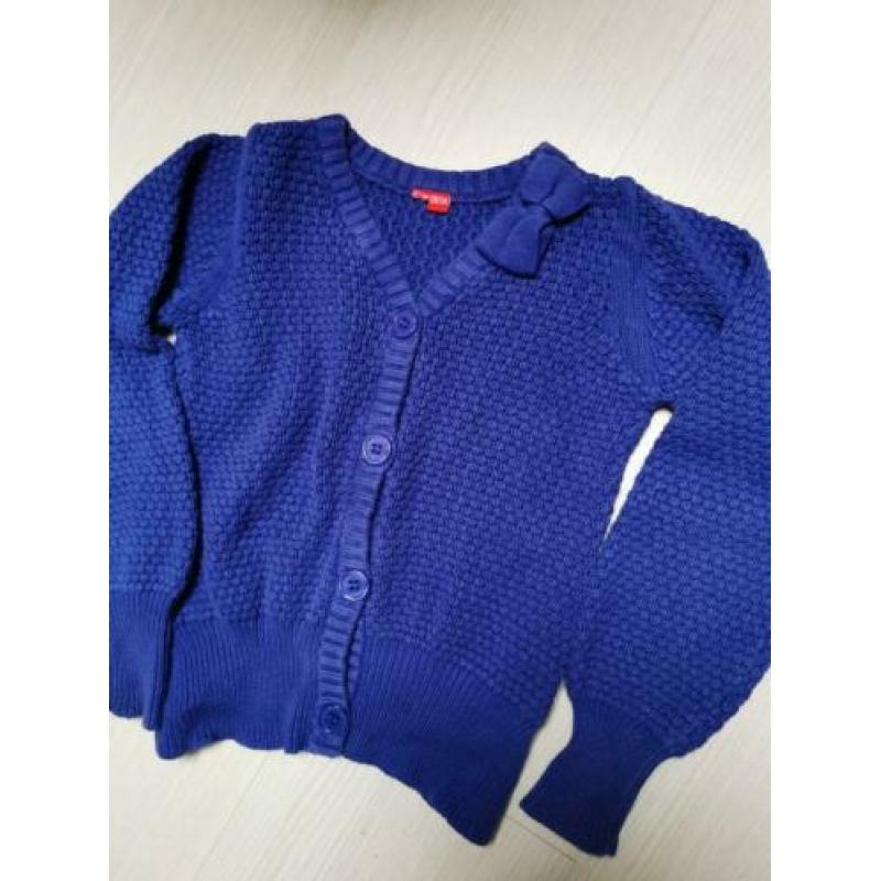 Vest blauw met strikje Mt 128