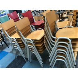 Houten stapelstoel, kantinestoel,schoolstoel KSB Breda OS181