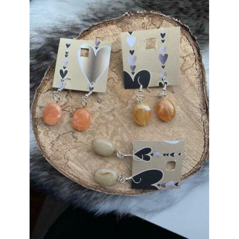 Oorbellen €1 per paar