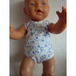 Ondergoed voor de baby pop van 43 cm.Poppenkleertjes