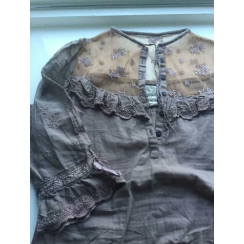1Mango bruine blouse met kant mt s & 1 beige als nieuw??