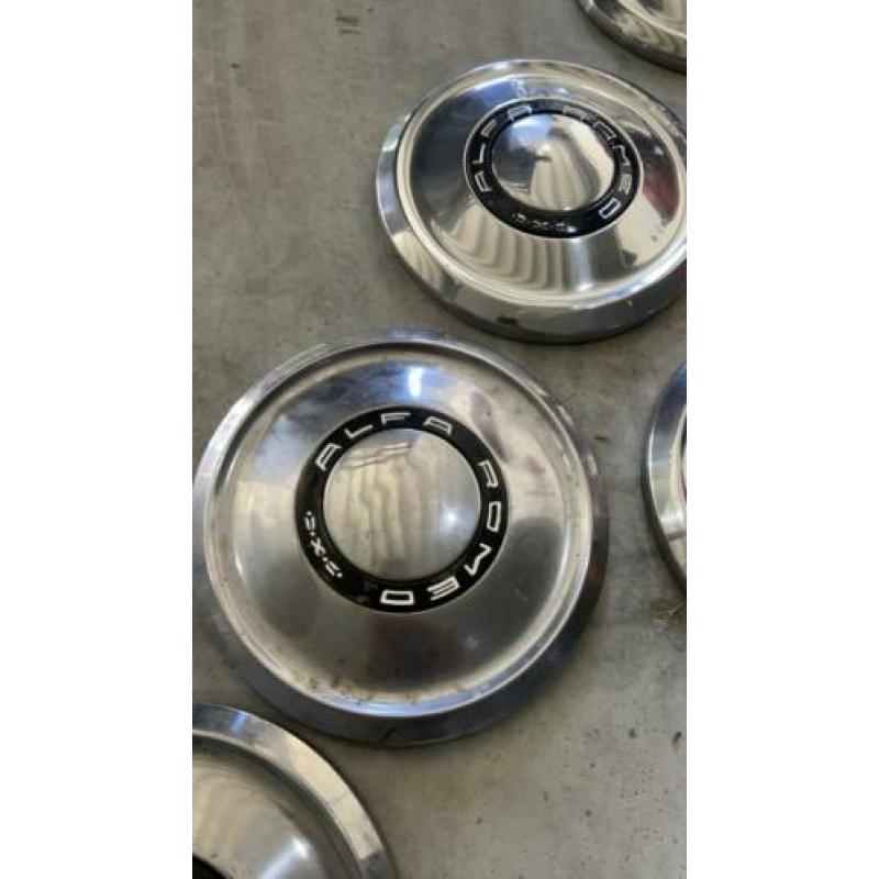 Alfa Romeo duetto spider GTV wieldoppen 6 stuks