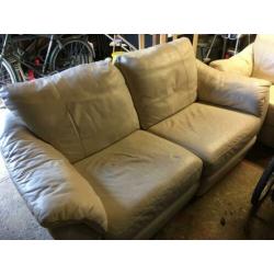 2 leren stoelen en 1 bank Ikea type Alvros