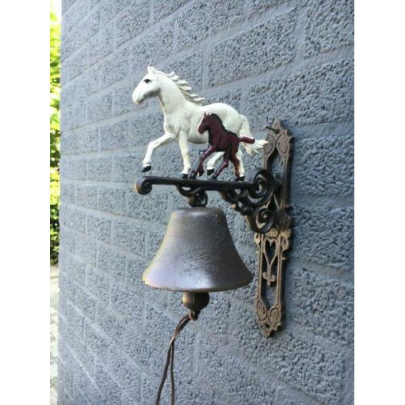 Deurbel ''Paarden'' - gietijzer