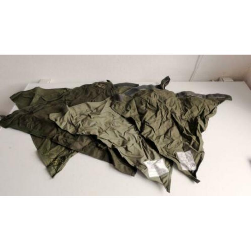 Legerkleding accesoires 70-er jaren