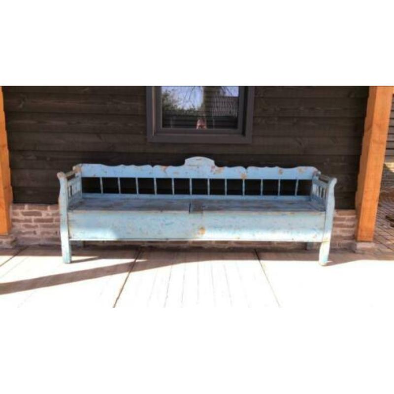 Zeer oude antieke klepbank 232 cm lang