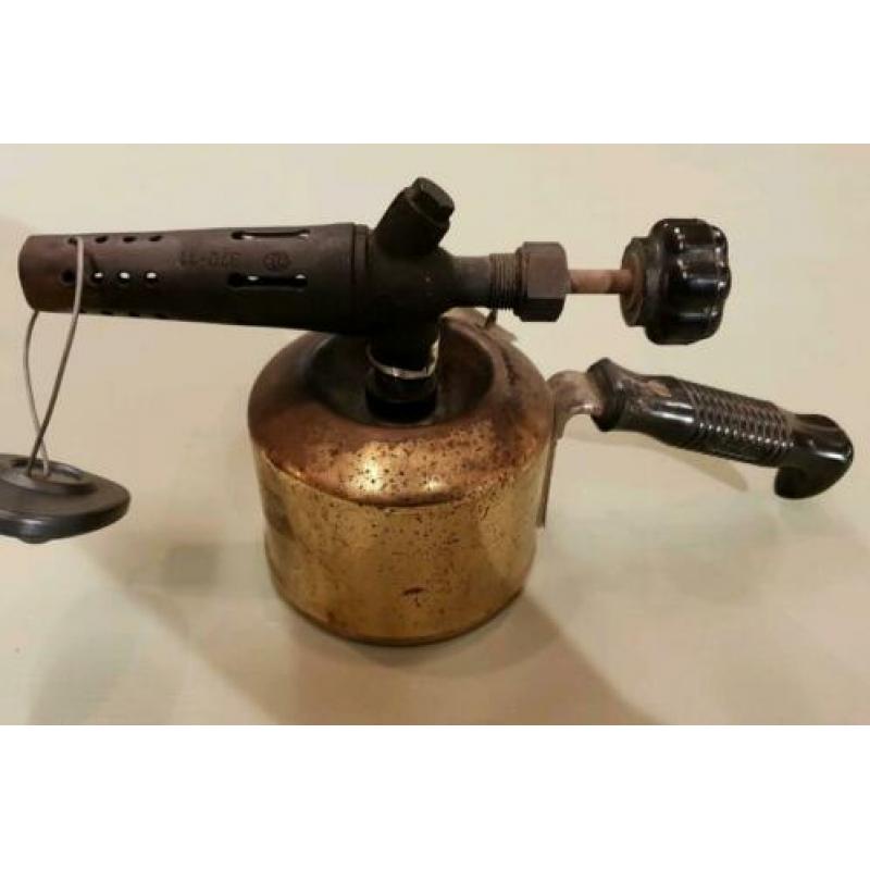 Oude benzine brander Barthel