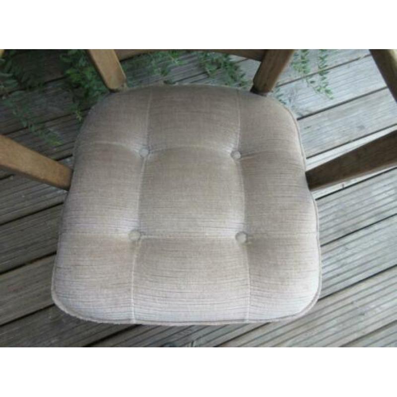 nette senioren stoel effen bruine bekleding