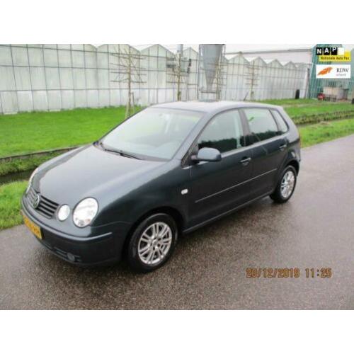 Volkswagen Polo 1.4-16V Highline 5 Drs met Airco
