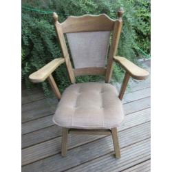 nette senioren stoel effen bruine bekleding