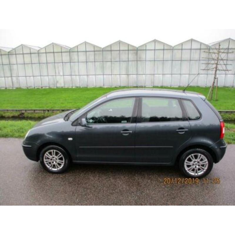 Volkswagen Polo 1.4-16V Highline 5 Drs met Airco
