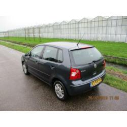 Volkswagen Polo 1.4-16V Highline 5 Drs met Airco