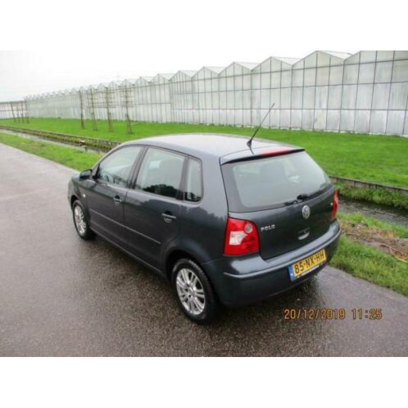 Volkswagen Polo 1.4-16V Highline 5 Drs met Airco