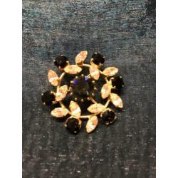 Pracht broche in roze en zwart!