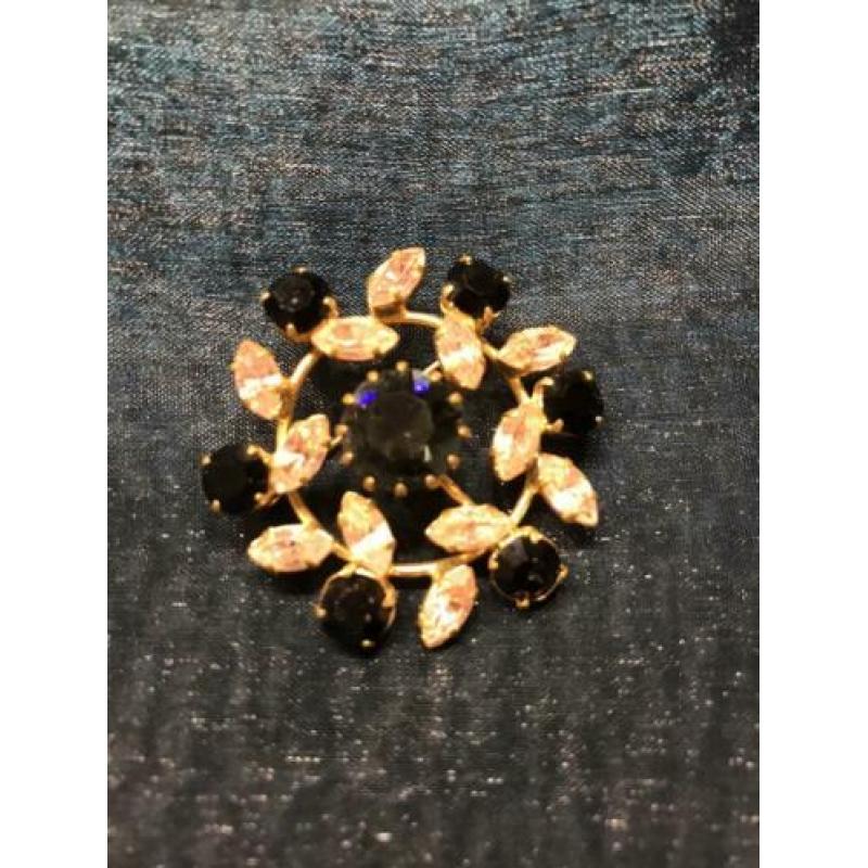 Pracht broche in roze en zwart!