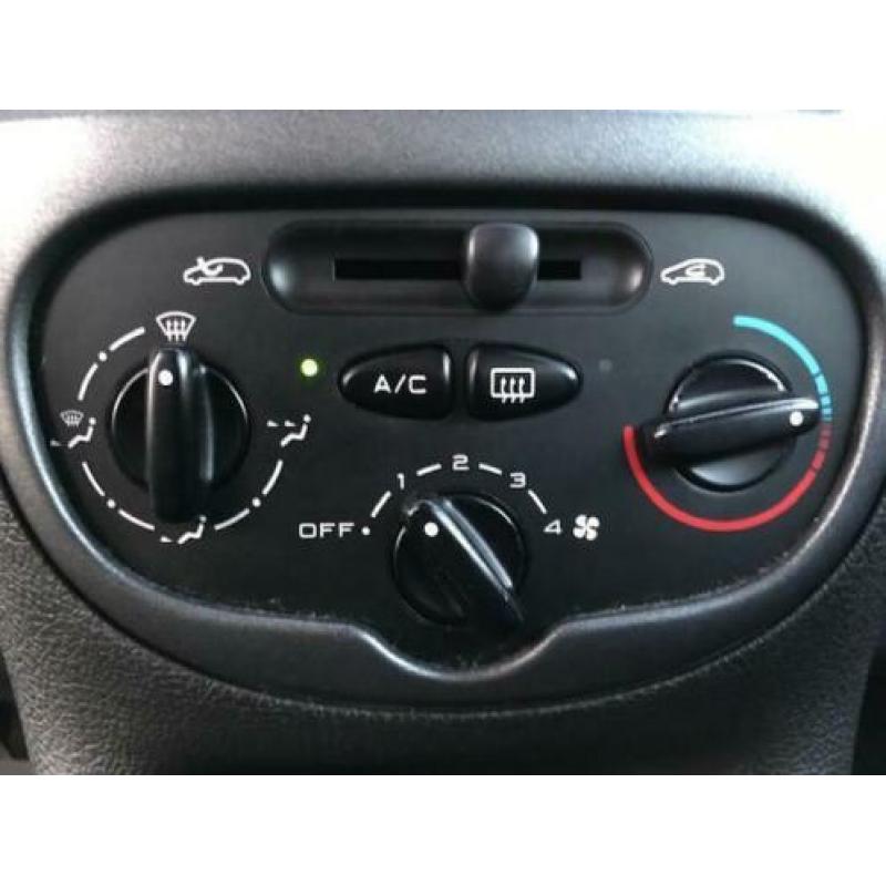 Peugeot 206 1.4 HDI Pop' Art Stuurbekrachtiging Airco Audio/