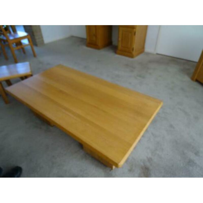 Mooie massief blank eiken salontafel - draaibaar onderstel