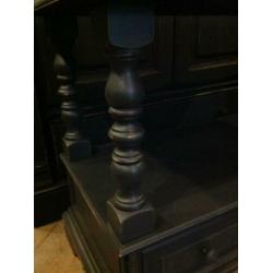 Klein vintage tv meubel, klassiek tv tafeltje tv kastje VdlM