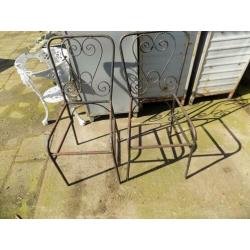 oude ijzeren stoelen