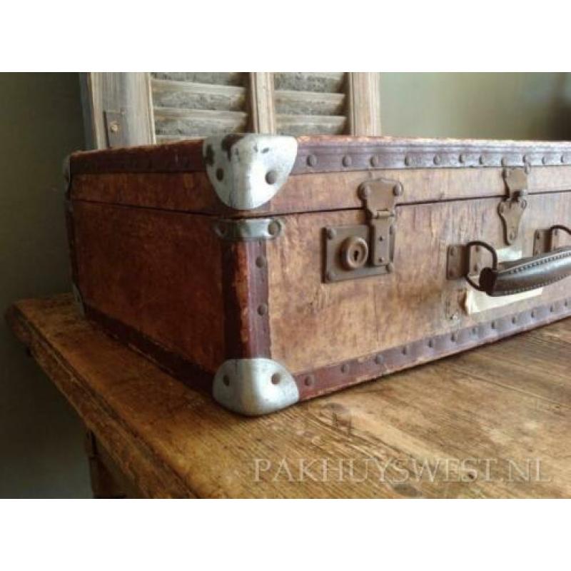 Oude brocante reiskoffer bruin krijtbord