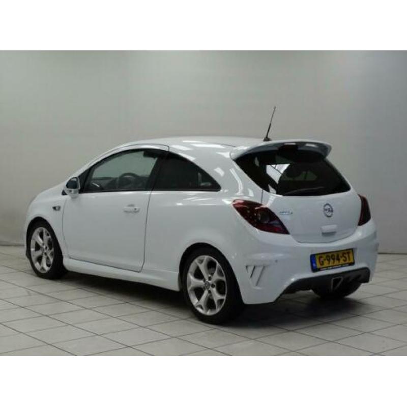 Opel Corsa 1.6-16V Turbo OPC Navigatie Clima Cruise 17"LM 19