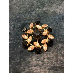 Pracht broche in roze en zwart!