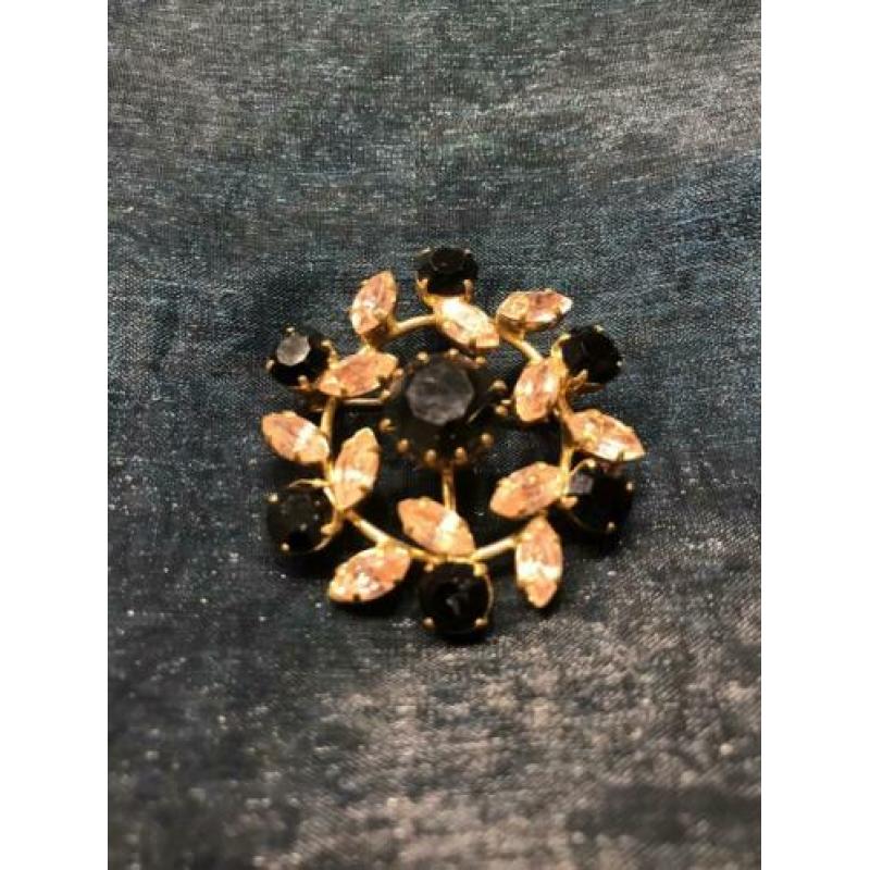 Pracht broche in roze en zwart!