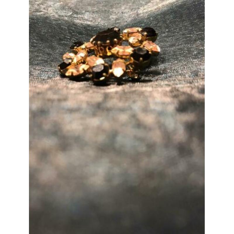 Pracht broche in roze en zwart!
