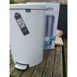 Brabantia Flatback+Pedaalemmer 40L nieuw ( Wit of d.blauw ).