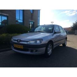 Peugeot 306 1.8 XT AUTOMAAT/AIRCO/ONDERHOUD BOEKJES/5DEURS/L