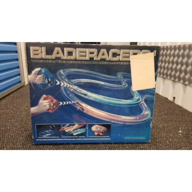 Bladeracers - infrarood racebaan